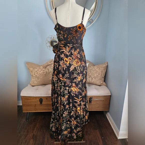 Hutch Alden Wrap Gown - Picture 5 of 9